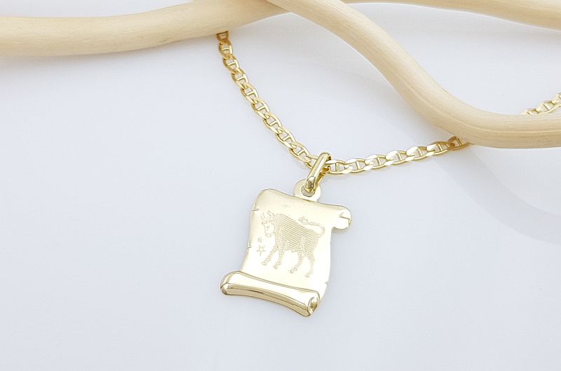 Moški obesek iz rumenega zlata, astrološko znamenje bik