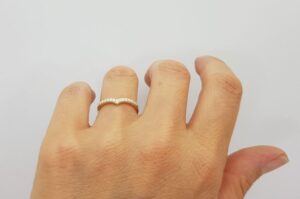Zaročni prstan iz rumenega zlata | laboratorijski diamanti